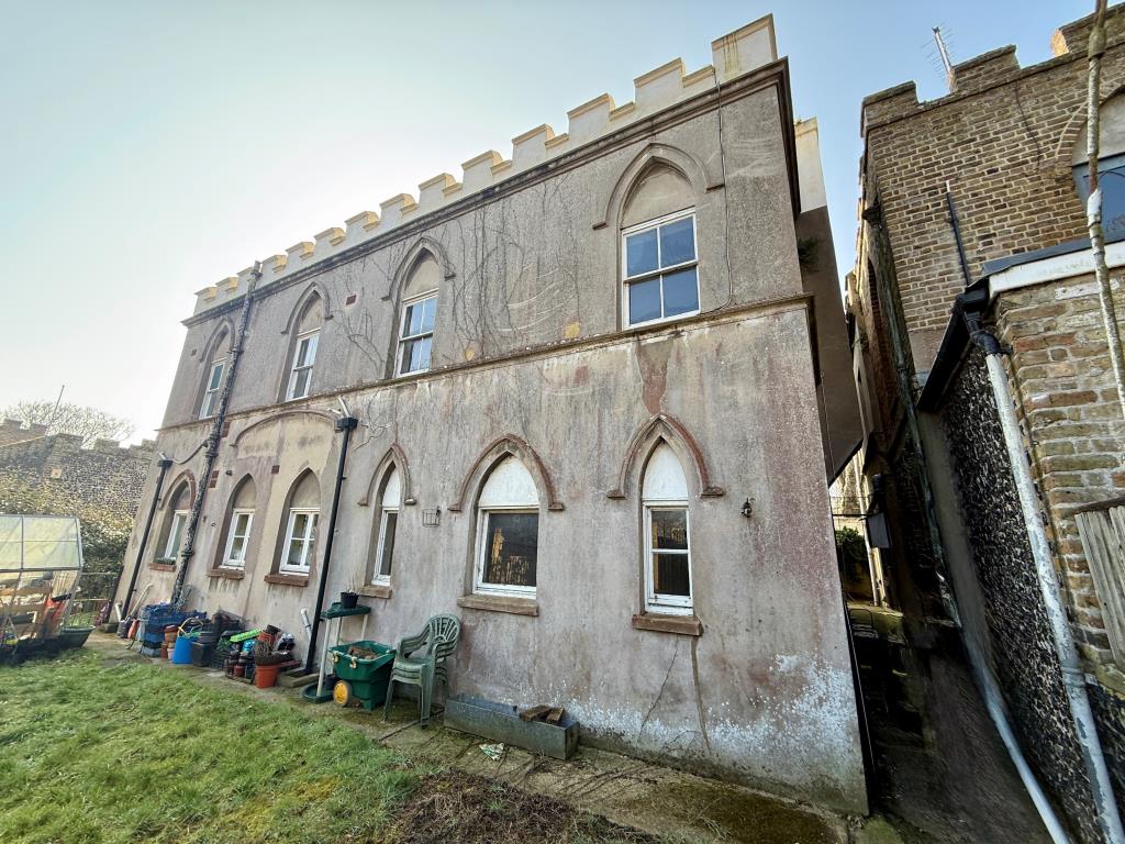 Lot: 129 - FREEHOLD RESIDENTIAL INVESTMENT - Rear of property